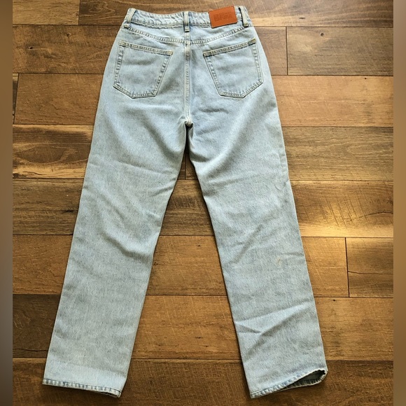 Princess Polly Lightwash Denim - Size 6 - Picture 3 of 5